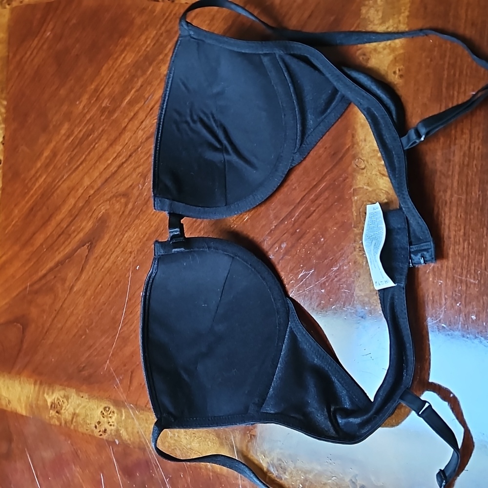 Bras - Picture 8 of 8